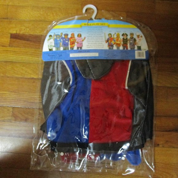 MELISSA AND DOUG KNIGHT ROLE PLAY SET -MISSING SWORD AND SHIELD- - Picture 2 of 4